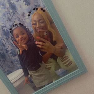 Meet your Posher, Devonyae